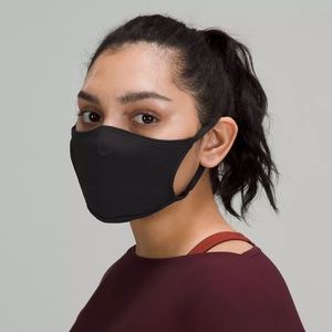 NWT Lululemon Face Mask